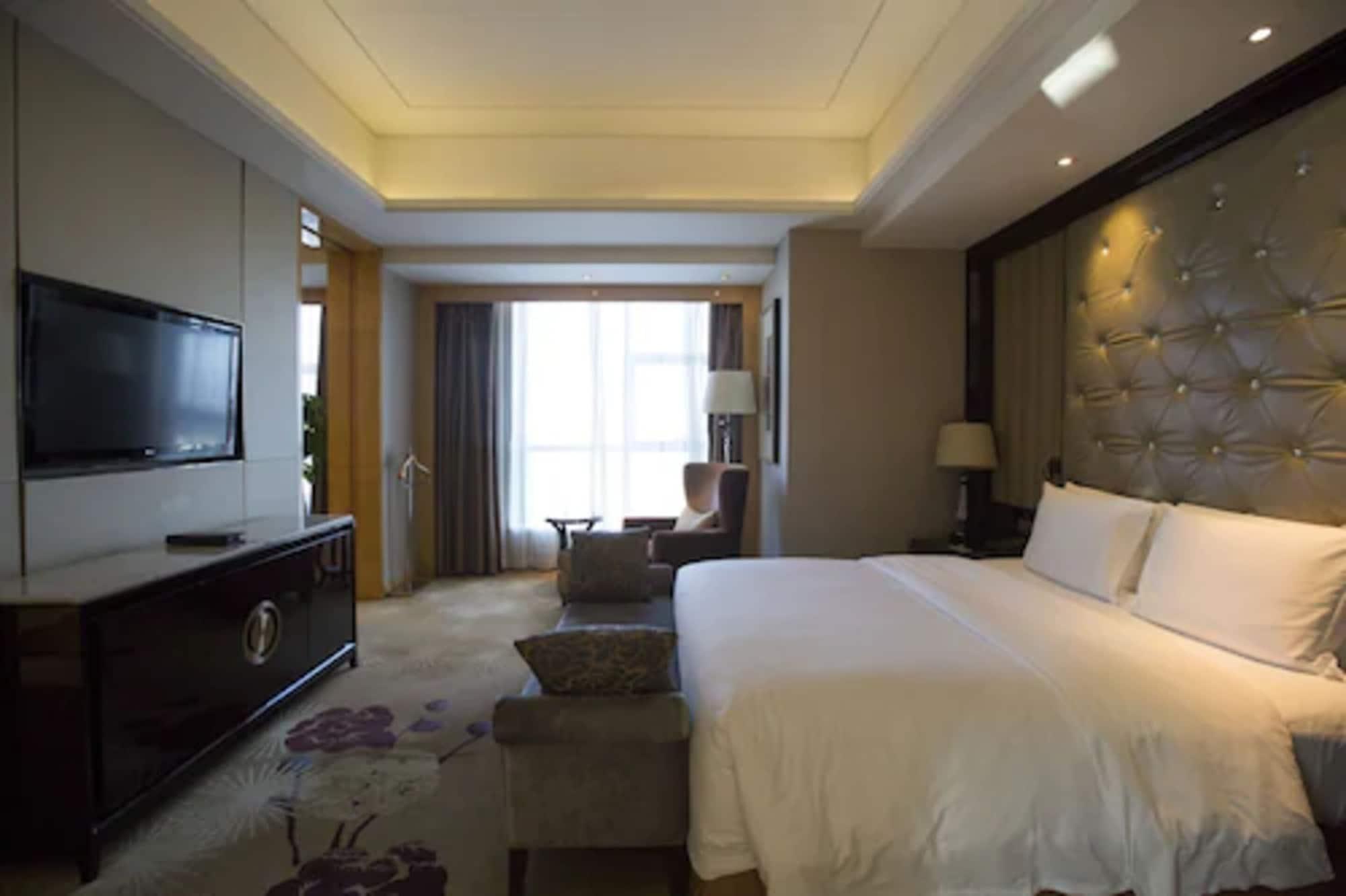 Hilton Nanjing Hotel 5*