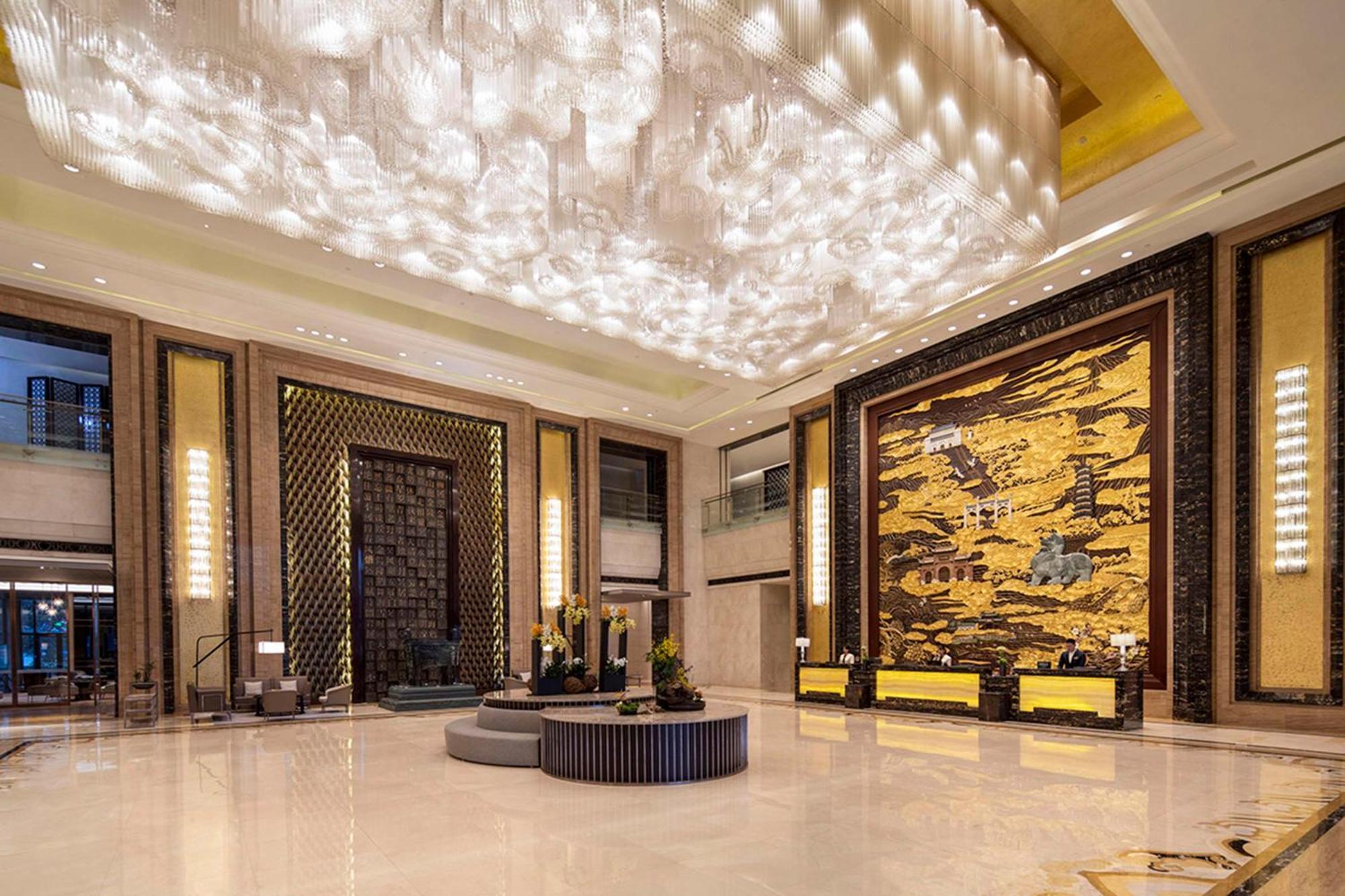 Hilton Nanjing Hotel 5*